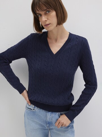 Mavi Sweater in Blue