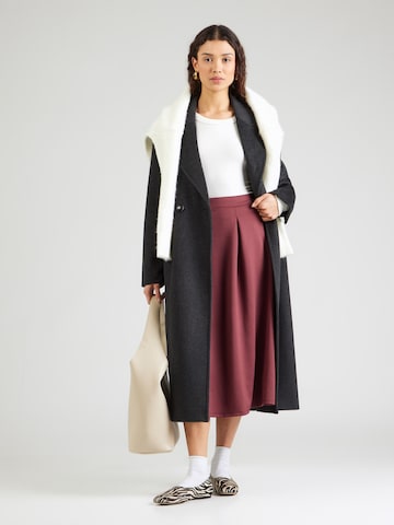 Gonna 'Melinda' di ABOUT YOU in rosso