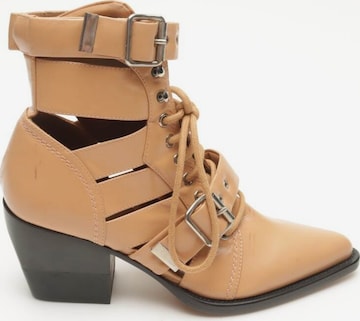 Chloé Dress Boots in 38,5 in Orange: front