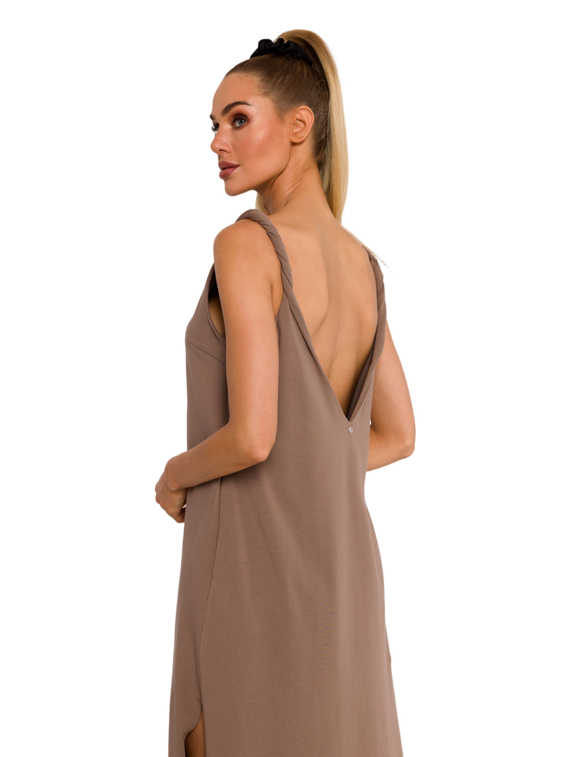 Rochie de la made of emotion pe maro