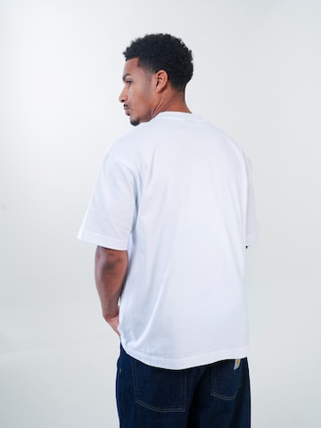 Maglietta 'PREMIUM BASIC TEE' di ATELIER OF FAITH in bianco