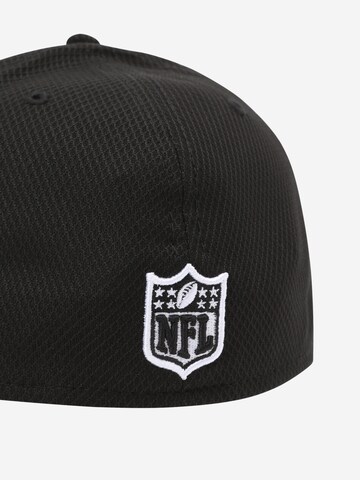 NEW ERA Cap in Black