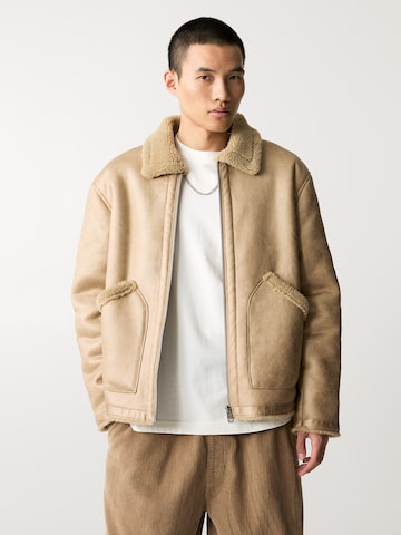 Giacca invernale di Pull&Bear in beige: frontale