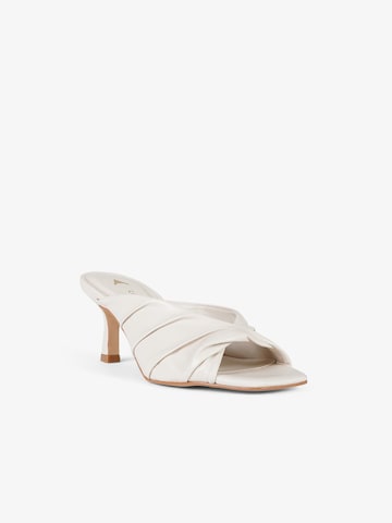 CARRANO Hochhackige Sandalen in Beige