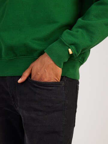 LEVI'S ® Sweatshirt 'Gold Tab Crew' in Green