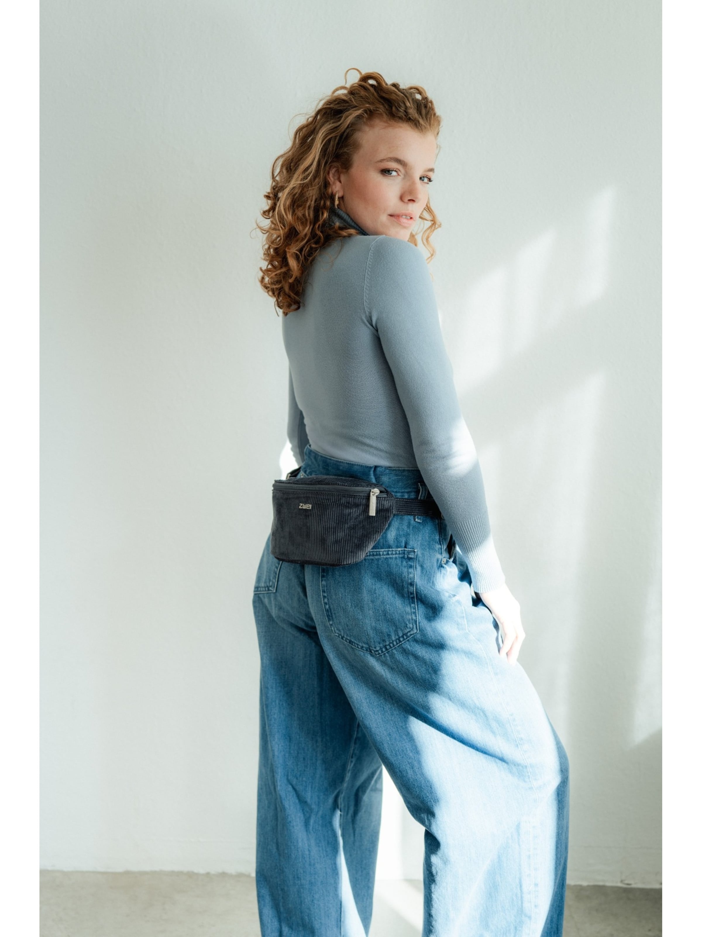 ZWEI Gürteltasche 'MADEMOISELLE.M MH4'‌‌ in Blau