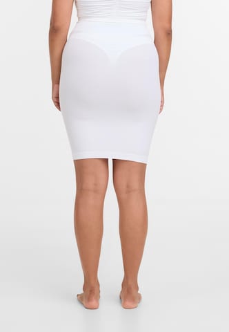 Robe gainante 'Second Skin' Lykkeland Atelier en blanc