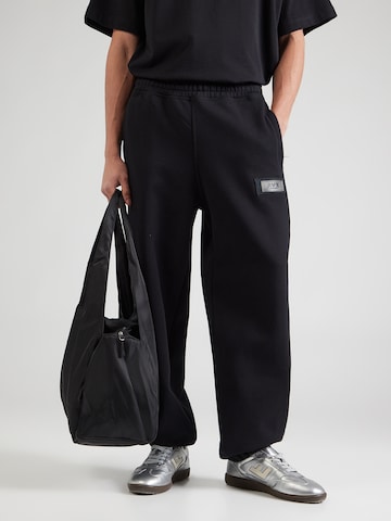 Avirex Loosefit Broek in Zwart: voorkant