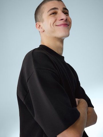 Bershka Суичър в черно