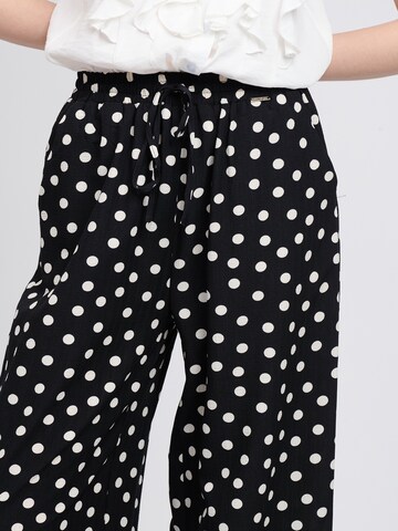 Loosefit Pantaloni di Influencer in nero