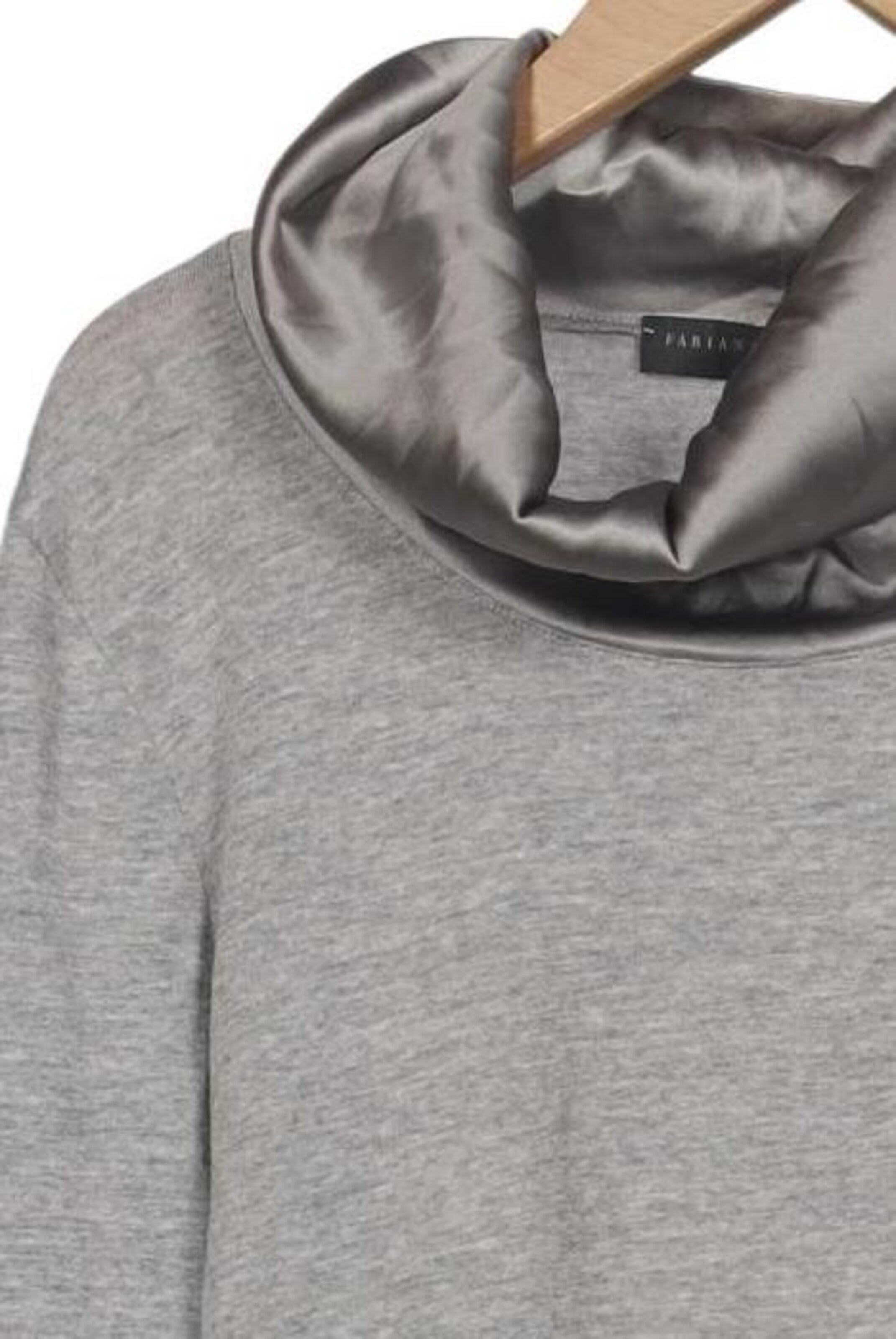 Fabiana Filippi Sweater & Cardigan in M in Grey