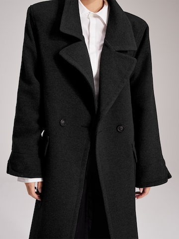 RÆRE by Lorena Rae Between-Seasons Coat 'Joanie' in Black