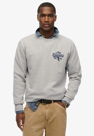 Sweat-shirt Superdry en gris : devant