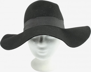 Suiteblanco Hat & Cap in XS-XL in Black: front