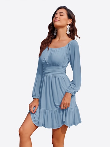 Rochie de la Imily Bela pe albastru