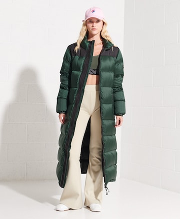 Superdry Wintermantel in Groen: voorkant