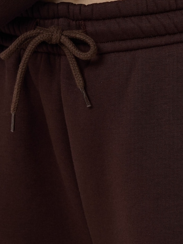 Hiccup - Loosefit Calças em castanho