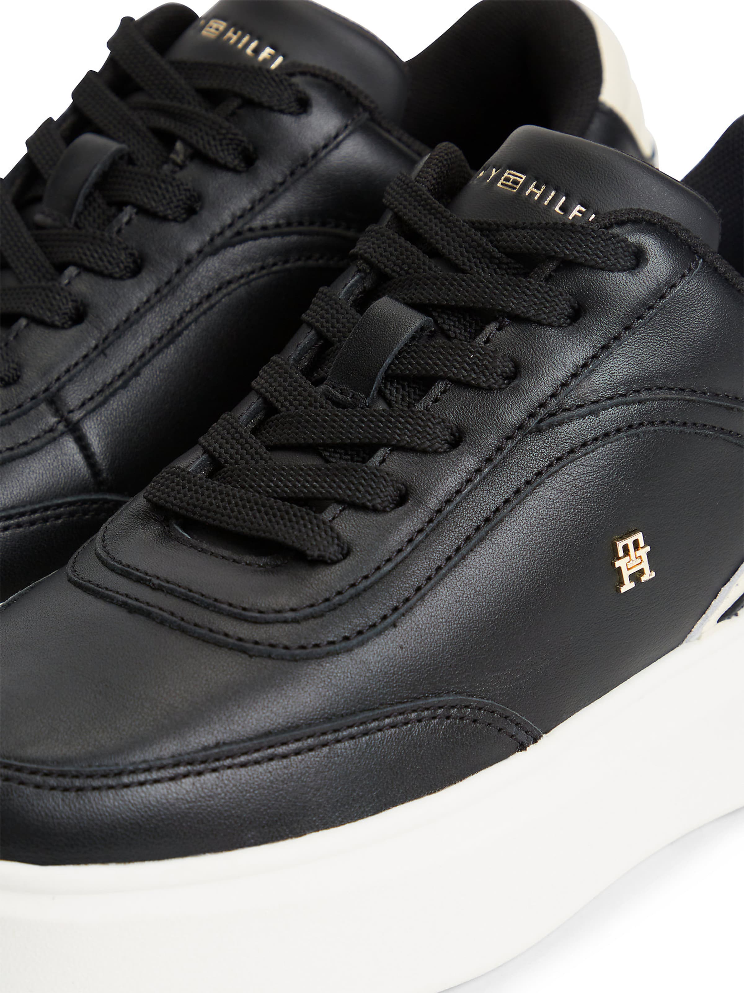 TOMMY HILFIGER Låg sneaker 'CHIC' i svart