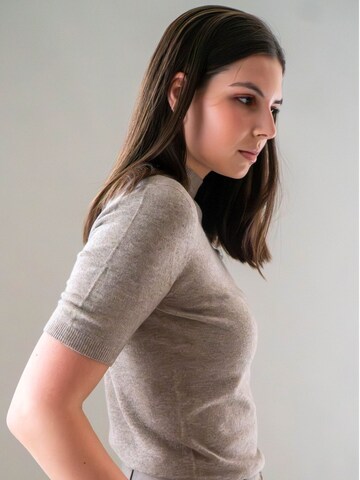WEARABLE STORIES Sweater 'Lone' in Grey