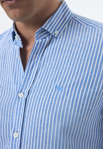 Coupe regular Chemise Jimmy Sanders en bleu