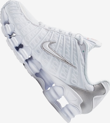 Baskets basses Nike Sportswear en blanc : devant