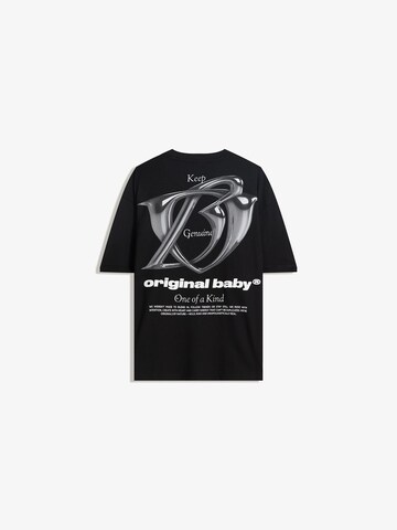 Tricou de la Bershka pe negru