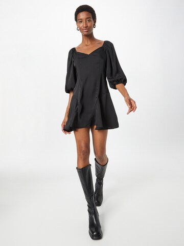 Robe 'Kia' Gina Tricot en noir