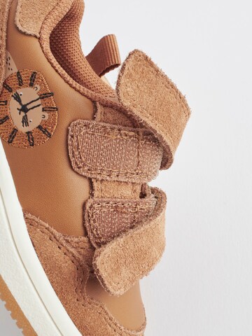 Sneaker di Next in marrone
