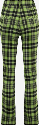 Flared Pantaloni di Nasty Gal Petite in verde