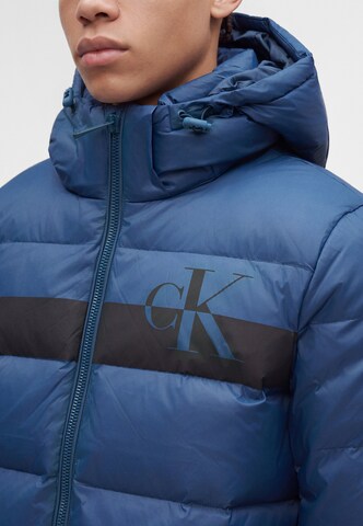 Calvin Klein Jeans Χειμερινό μπουφάν σε μπλε