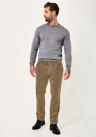 REDPOINT Regular Chino Pants 'NELSON' in Brown