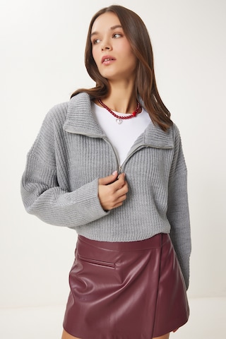 Happiness İstanbul Pullover in Grau: Vorderseite