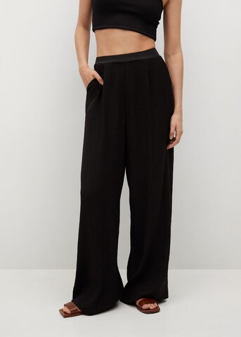 Wide leg Pantaloni 'Sporty' de la MANGO pe negru: față