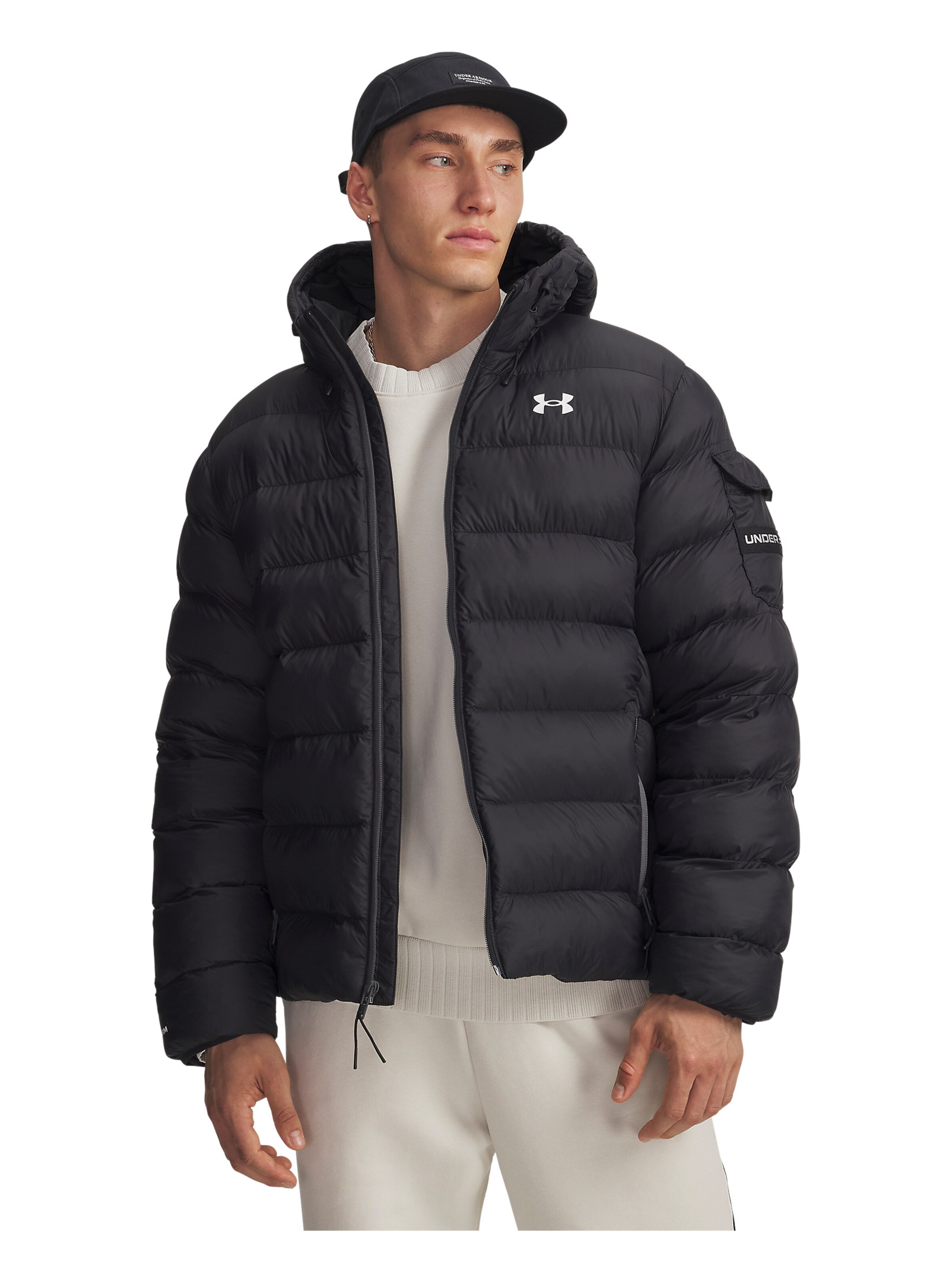 UNDER ARMOUR Sportjas in Zwart: voorkant