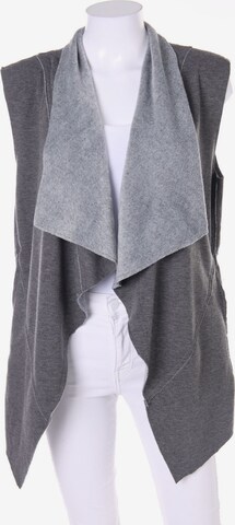 Avant Première Vest in L in Grey: front