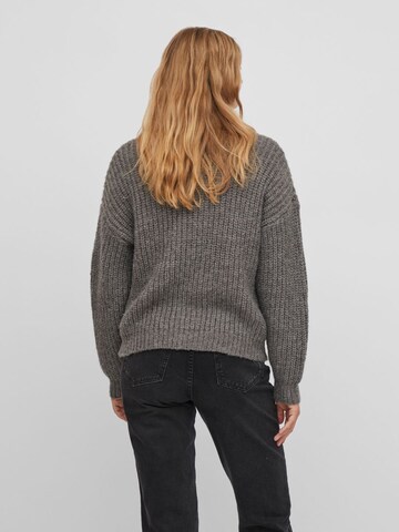 VILA Sweater in Grey