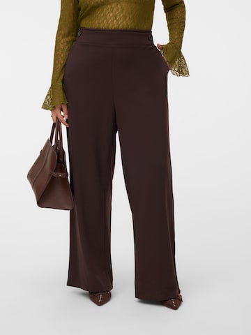 Vero Moda Curve - Pierna ancha Pantalón en marrón: frente