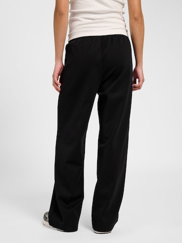Hummel Loose fit Trousers in Black