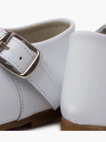 Pisamonas - Bailarina en blanco