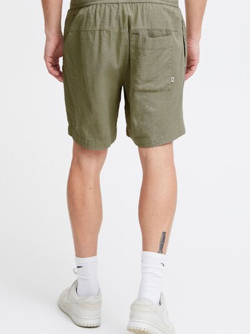 !Solid Regular Chino 'Frevne ' in Groen