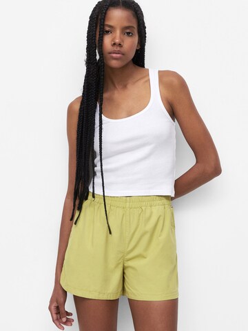 Pull&Bear Regular Broek in Groen: voorkant