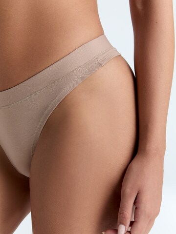 Albero Natur Thong in Brown