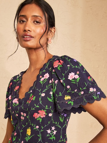 Tricou de la love & roses pe albastru