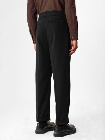 regular Pantaloni con pieghe 'Ludovico' di Antioch in nero