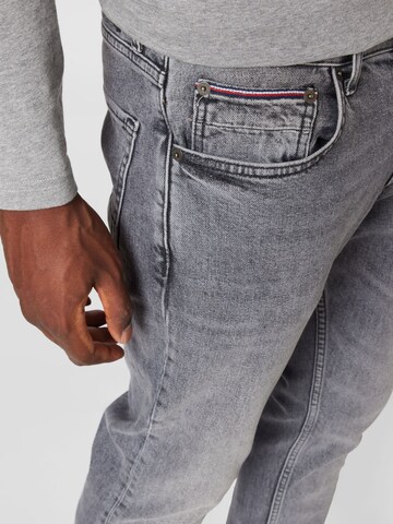 TOMMY HILFIGER Regular Jeans 'Denton' in Grau