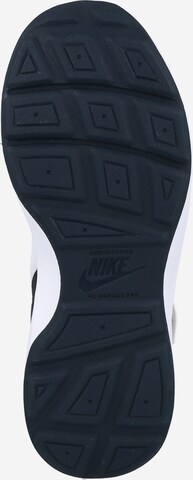Sneaker 'Wear All Day' de la Nike Sportswear pe alb