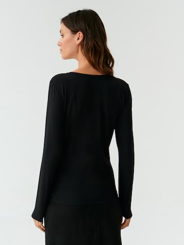 TATUUM - Blusa 'LAKATI' en negro