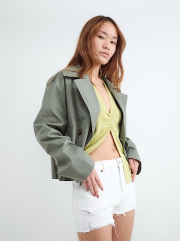 Giacca di mezza stagione di BALMOHK in verde: frontale