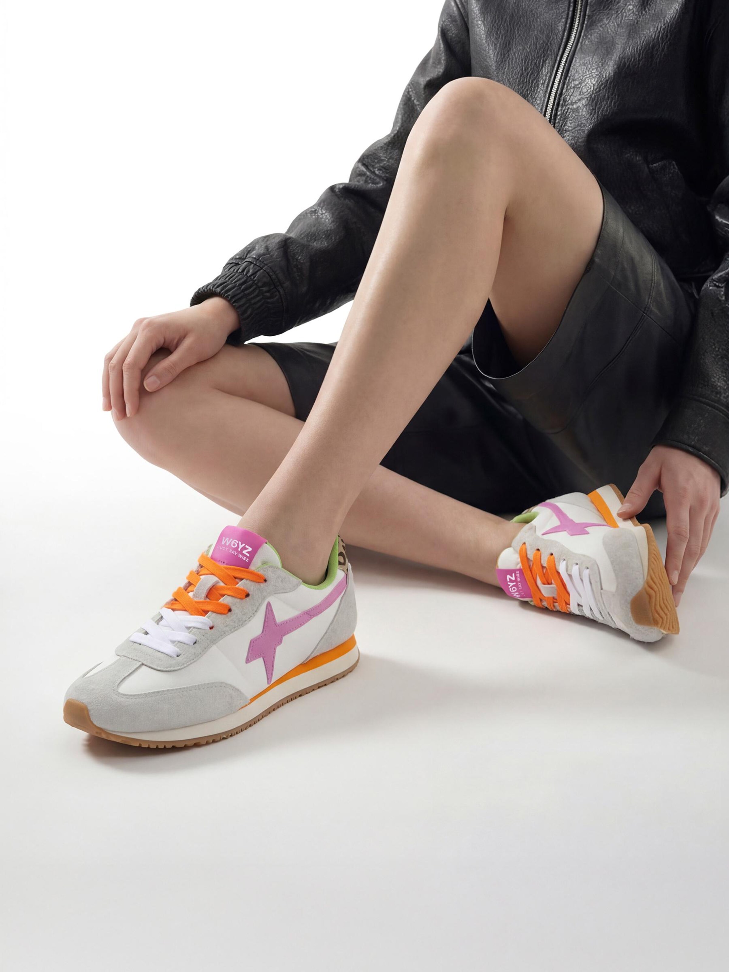 W6YZ Platform trainers in White: front