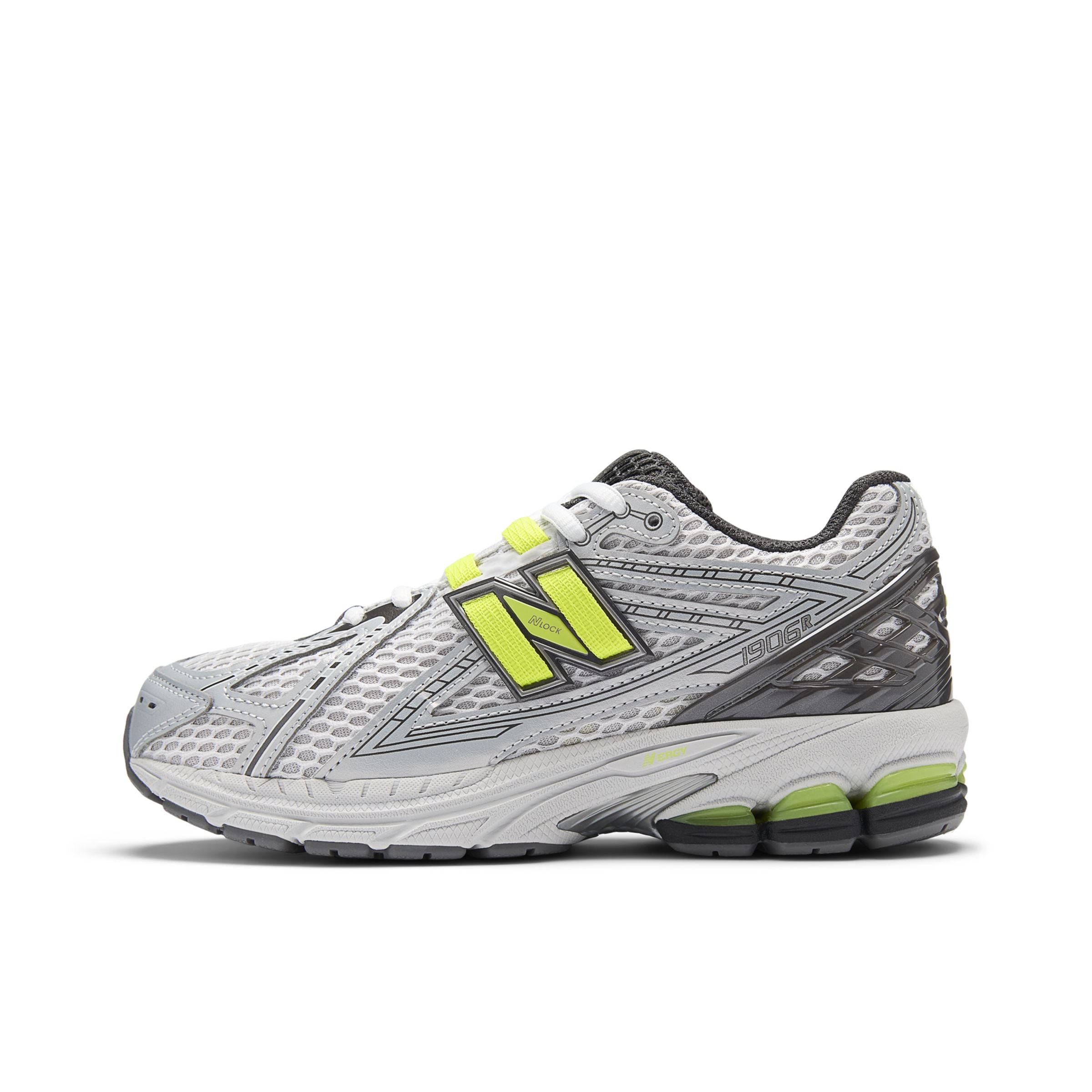 new balance Sneaker '1906' in Grau